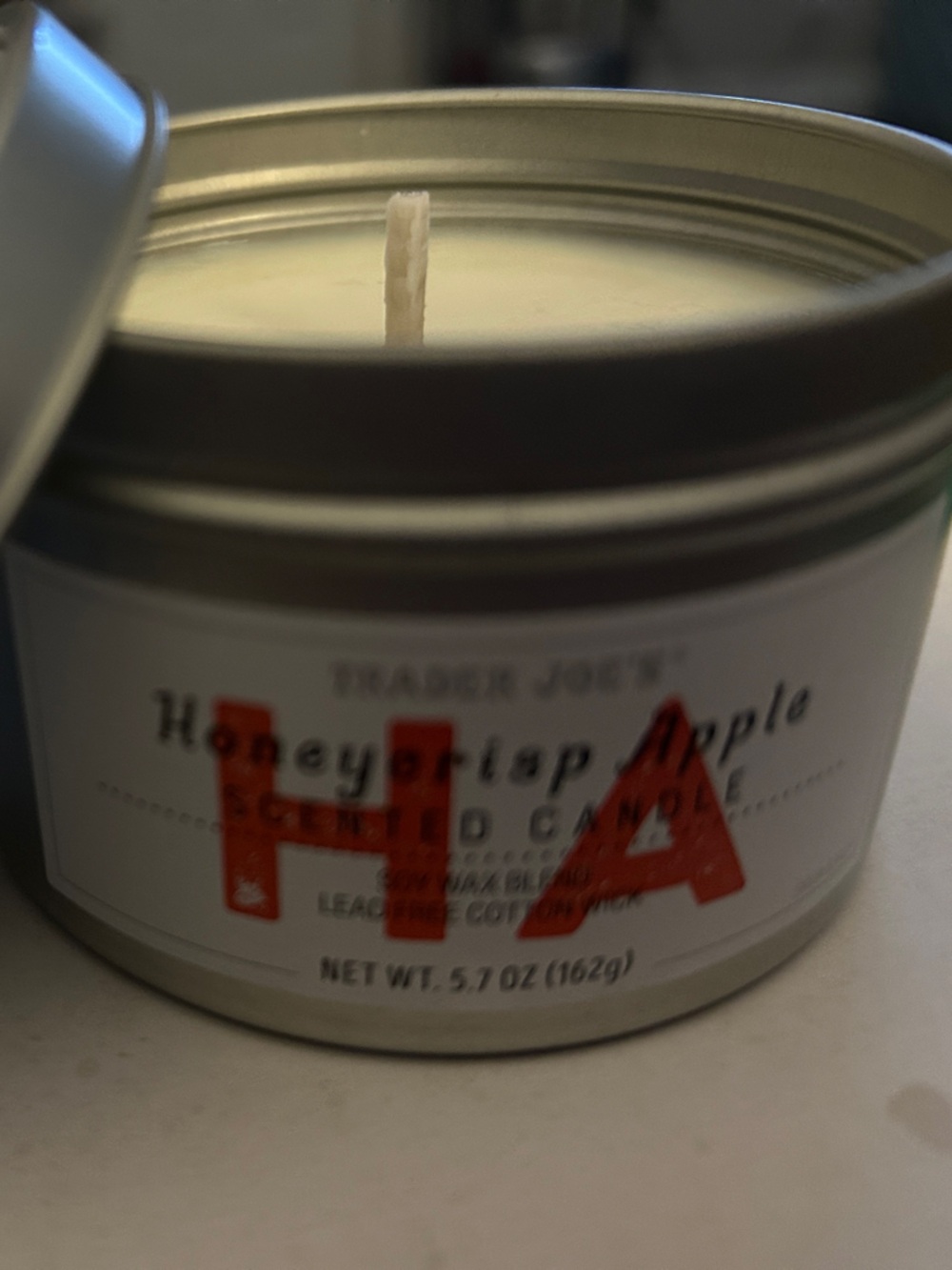 Fall scent scent candle in Honeycrisp Apple” by TJ…5.7 oz re-usable tin